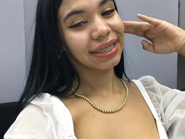 EmaGarces - Live porn &amp; sex cam - 25405037