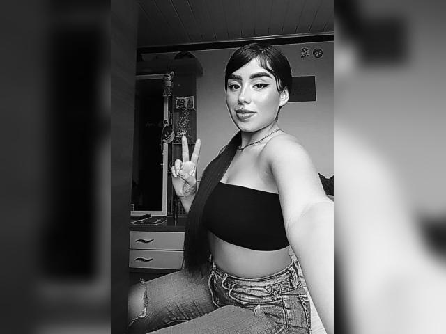 JulieAddams - Live sex cam - 25405993