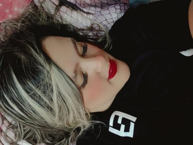 MiaJhonss - Live sex cam - 25410185