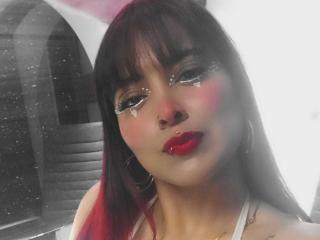 Sarah69Hot - сексуальная веб-камера в реальном времени - 25413109