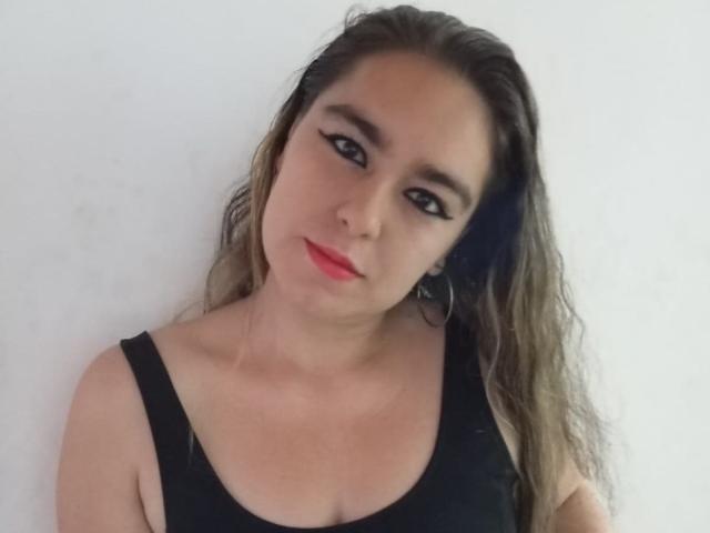 TaylorNova - Porno na żywo i seks kamera - 25420945