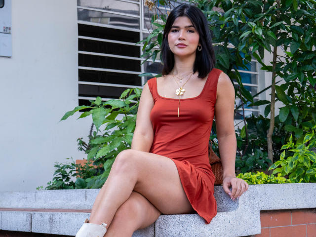 ScarlletZhen - Live porn &amp; sex cam - 25422693