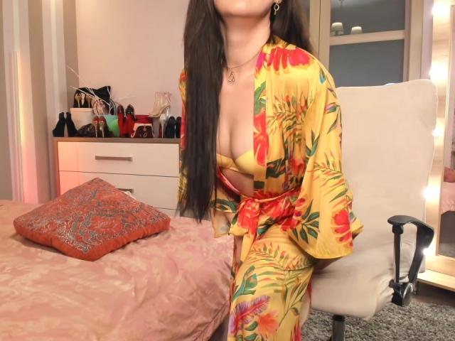 LinaLuchia - Live porn &amp; sex cam - 25423133