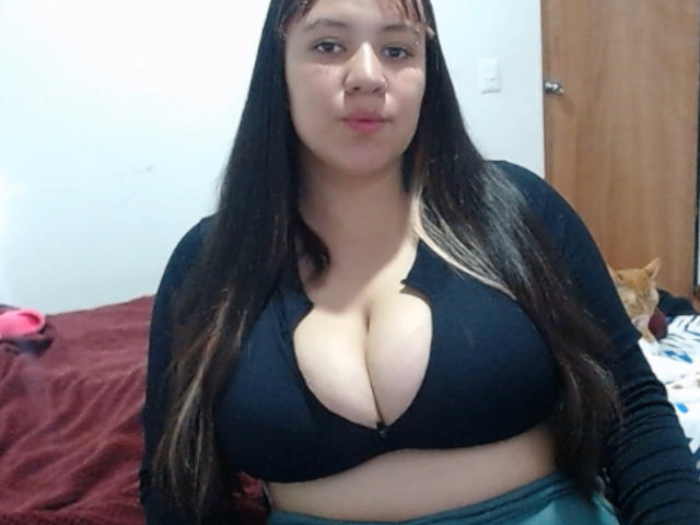 KrisGarner - פורנו בשידור חי ומצלמת סקס - 25425529