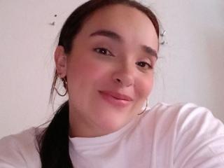 AnneEvanss's Model Profile