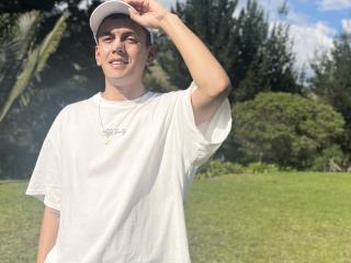 AndresHotGuy's Model Profile