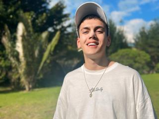 AndresHotGuy's Model Profile