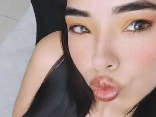 IsabellaLins's Model Profile