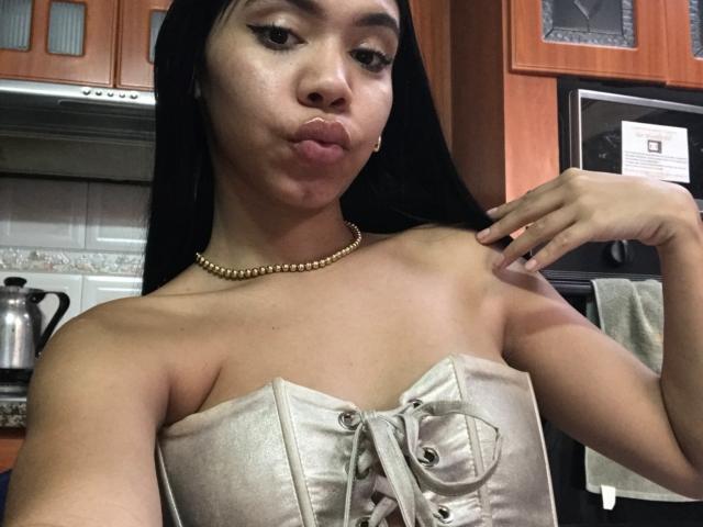EmaGarces - Live sex cam - 25429745