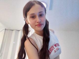 EmilySwiftt's Model Profile