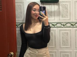 AmelieBss's Model Profile