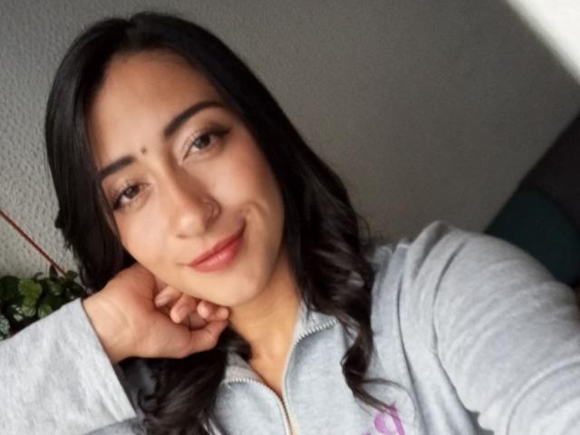 ZaraBeicker - פורנו בשידור חי ומצלמת סקס - 25439705