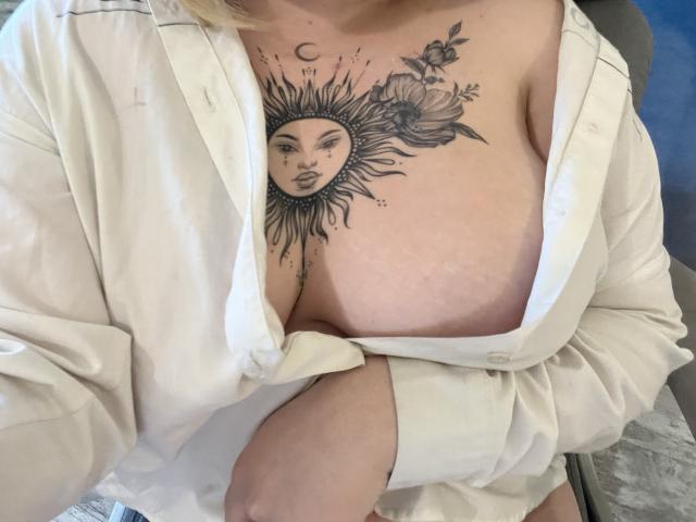 DiLaria - Live sex cam - 25442149