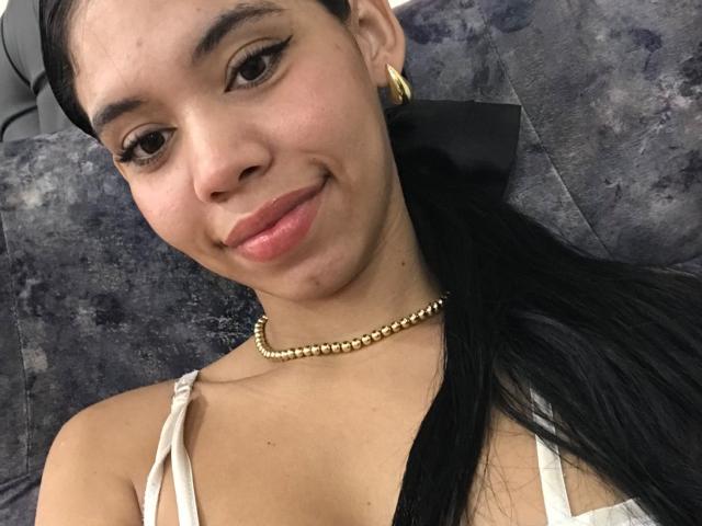 EmaGarces - Live sex cam - 25444701