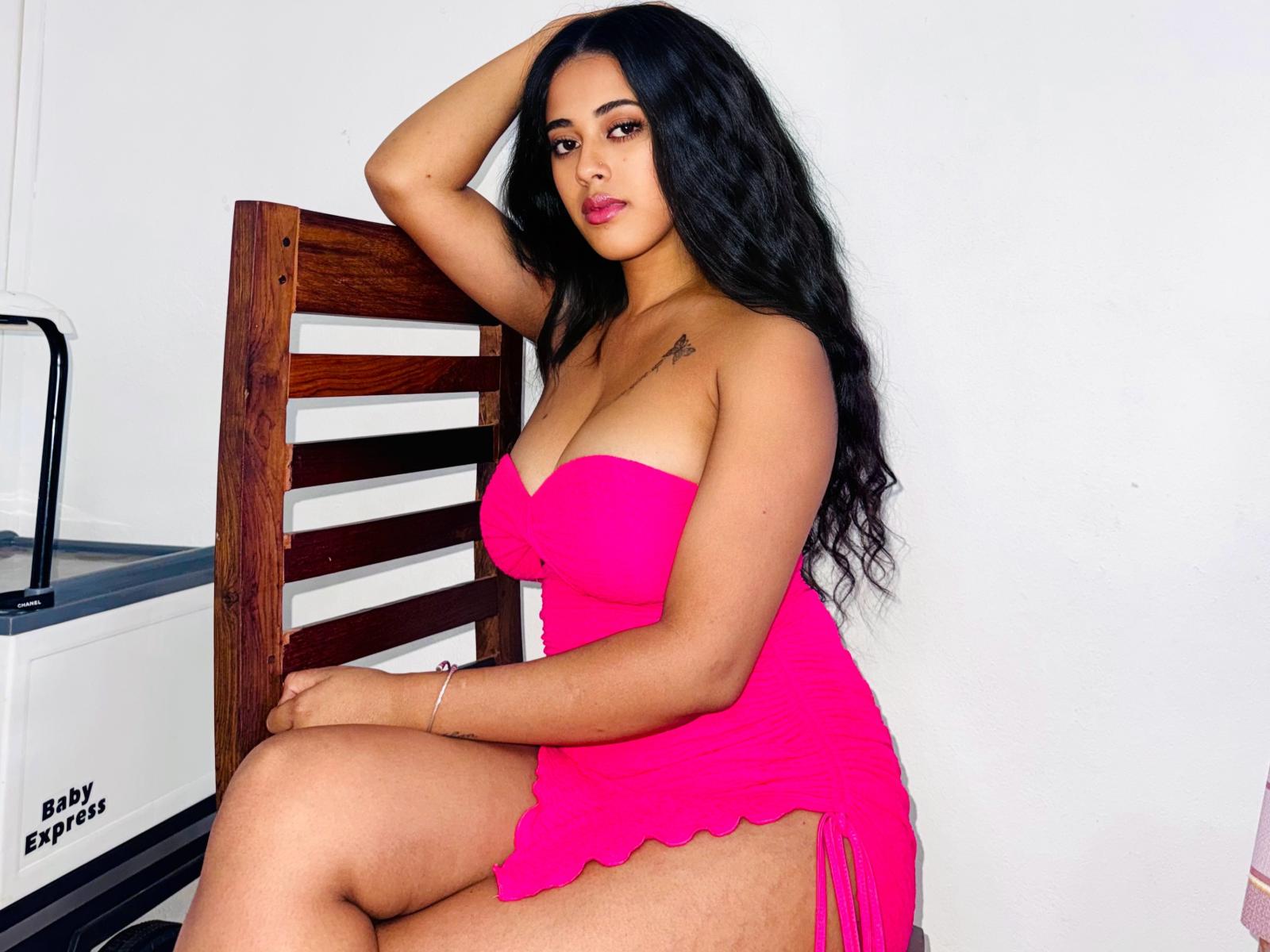 QueeNahhh - Live porn &amp; sex cam - 25446225