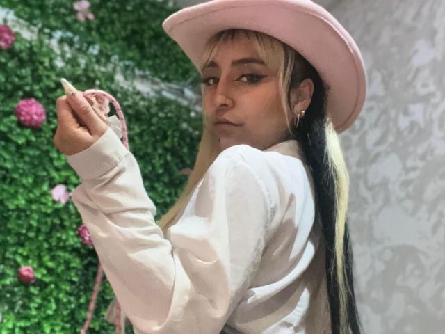 MaveParker - Live porn &amp; sex cam - 25450413