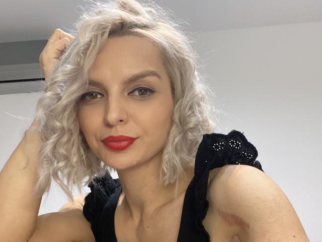 DouceAmelia - Live porn &amp; sex cam - 25450533