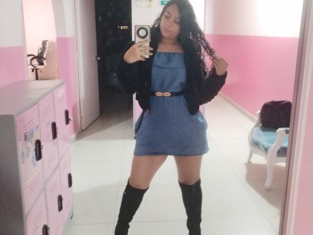 IsslaJones - Live porn &amp; sex cam - 25450725