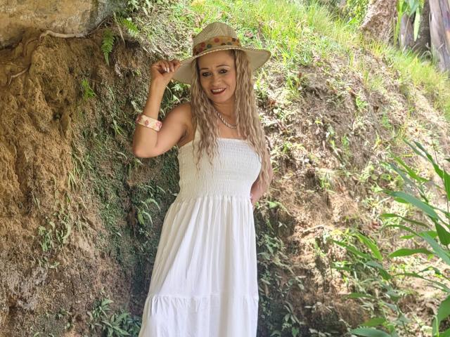 AgathaStone - Live sex cam - 25453233