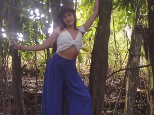 AgathaStone - сексуальная веб-камера в реальном времени - 25454253