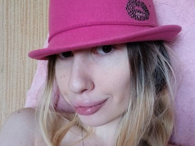 ElzaKomx - Live sexe cam - 25458597