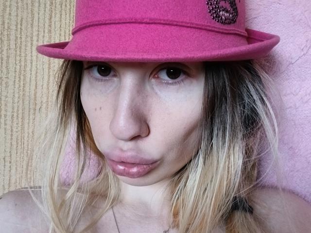 ElzaKomx - Élő pornó és szexkamera - 25458701