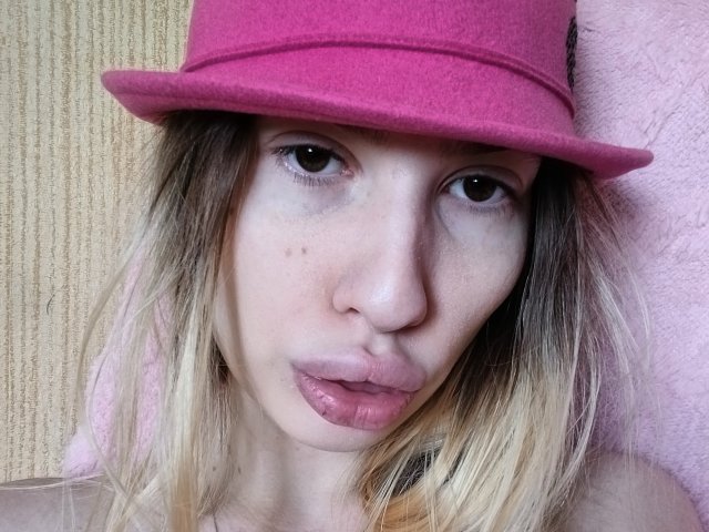 ElzaKomx - сексуальная веб-камера в реальном времени - 25458709