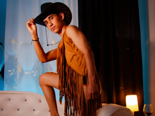 ThaylerJones - Live porn &amp; sex cam - 25462041