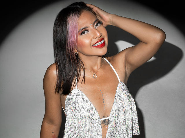 NinaDeville - сексуальная веб-камера в реальном времени - 25467277