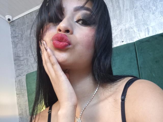 EmmaaRodriguez - Live porn &amp; sex cam - 25467589