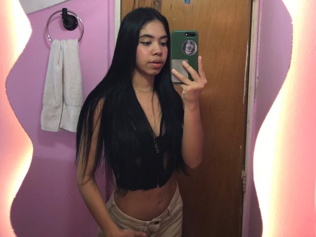 EmaGarces - Live porn &amp; sex cam - 25472277