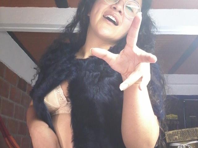 EskelaTheHuntress - Live porn &amp; sex cam - 25474365