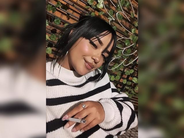 KarinaBlake - Live Sex Cam - 25475037