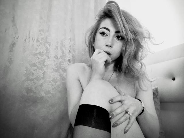 DouceKhrystine - сексуальная веб-камера в реальном времени - 25478809