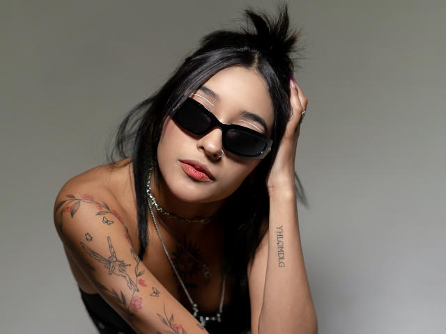 SalomeMille - Live porn &amp; sex cam - 25479385