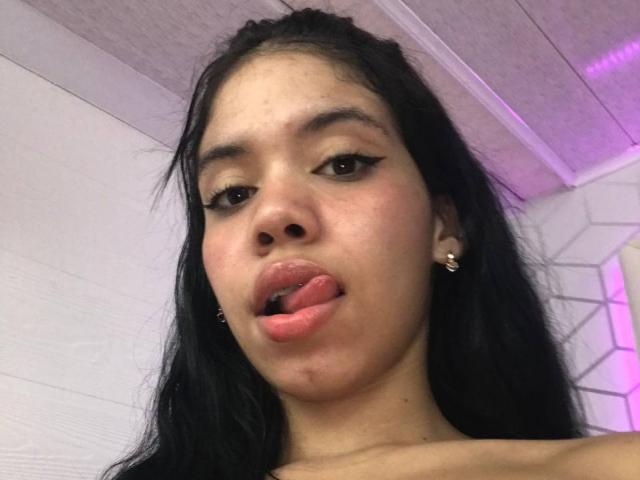 EmaGarces - Live porn &amp; sex cam - 25485997