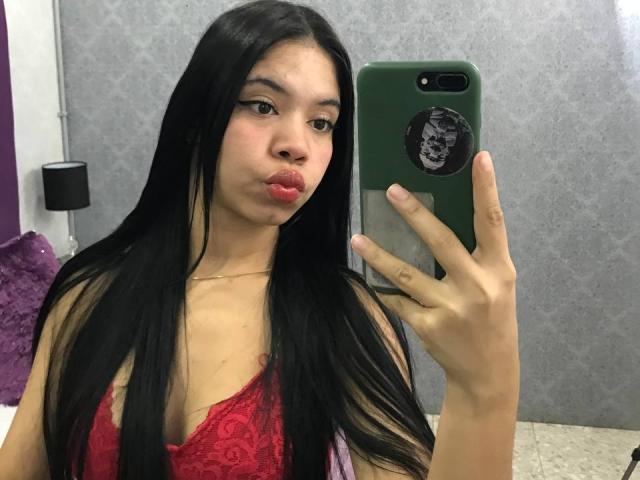 EmaGarces - Live porn &amp; sex cam - 25486025