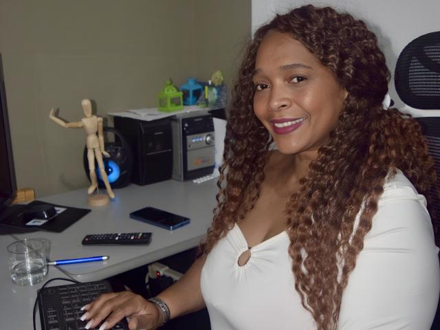 AinaEbonyQueen - Live porn &amp; sex cam - 25486405