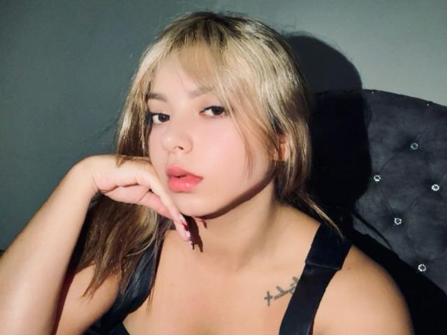 SofiaFoxx - Live sexe cam - 25488221