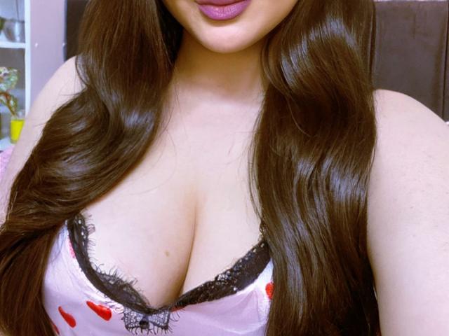 VikkyRose - Live sexe cam - 25497345