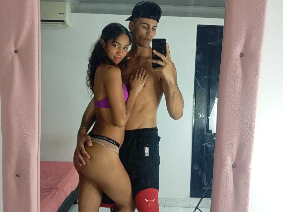 RileyAndHappy - Live porn &amp; sex cam - 25498489