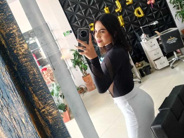 SofiOssa - Live porn &amp; sex cam - 25500325