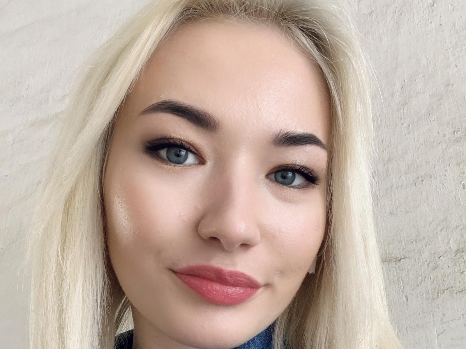 MargretChrista - Live porn &amp; sex cam - 25500385