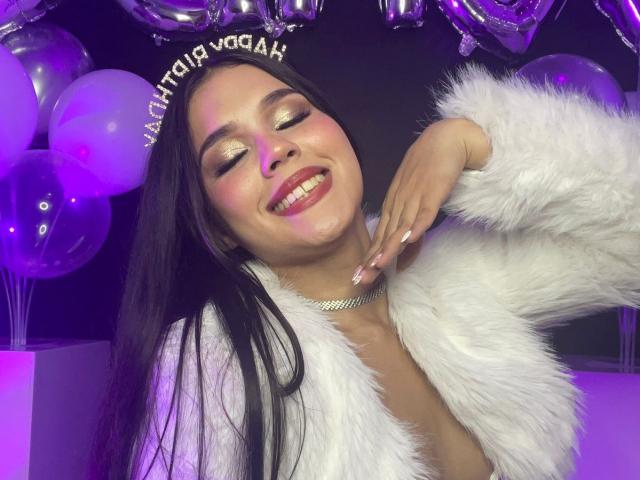 CarolineWill - Live sex cam - 25501349