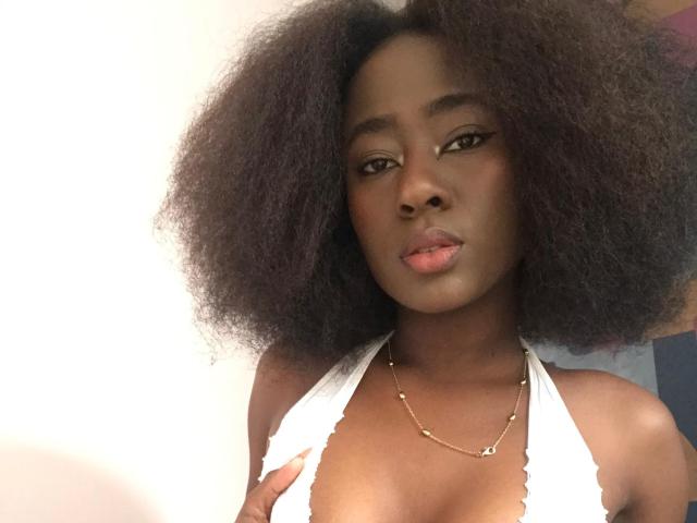 VioletGraice - Élő pornó és szexkamera - 25507253