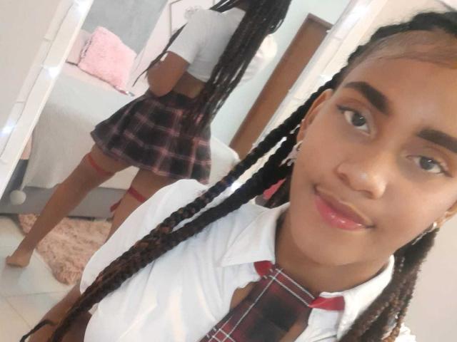 NahommyBrown - Élő pornó és szexkamera - 25508025