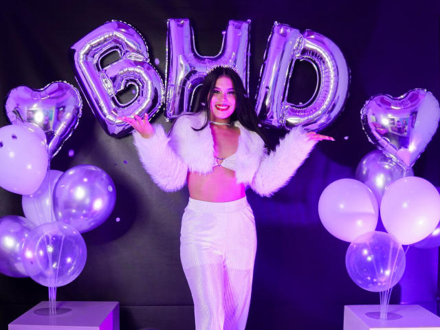 CarolineWill - Live sex cam - 25516129