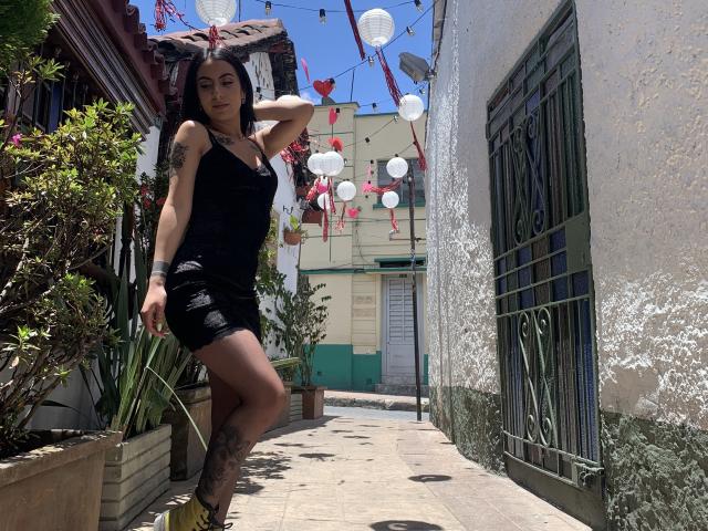 SarahLuna - Live porn &amp; sex cam - 25517569