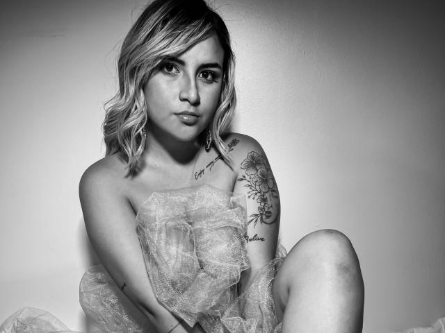 EmilyBrrown - Porno na żywo i seks kamera - 25538193