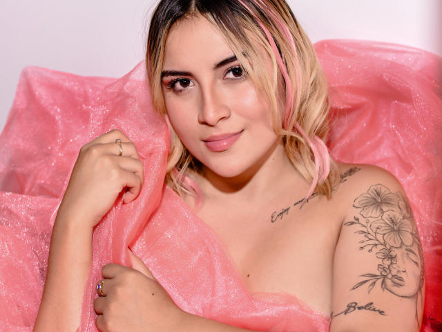 EmilyBrrown - פורנו בשידור חי ומצלמת סקס - 25538221